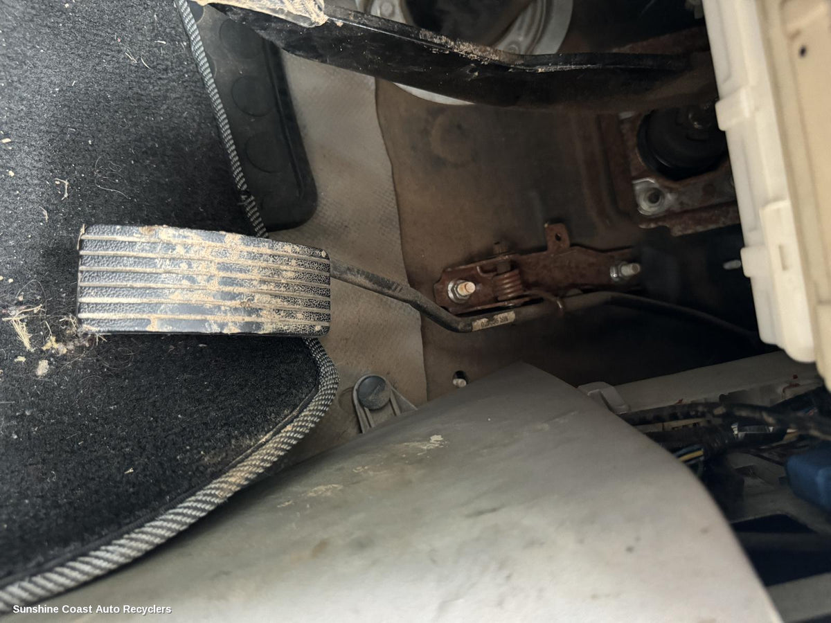 2007-2009 Mitsubishi Triton Pedal Assembly