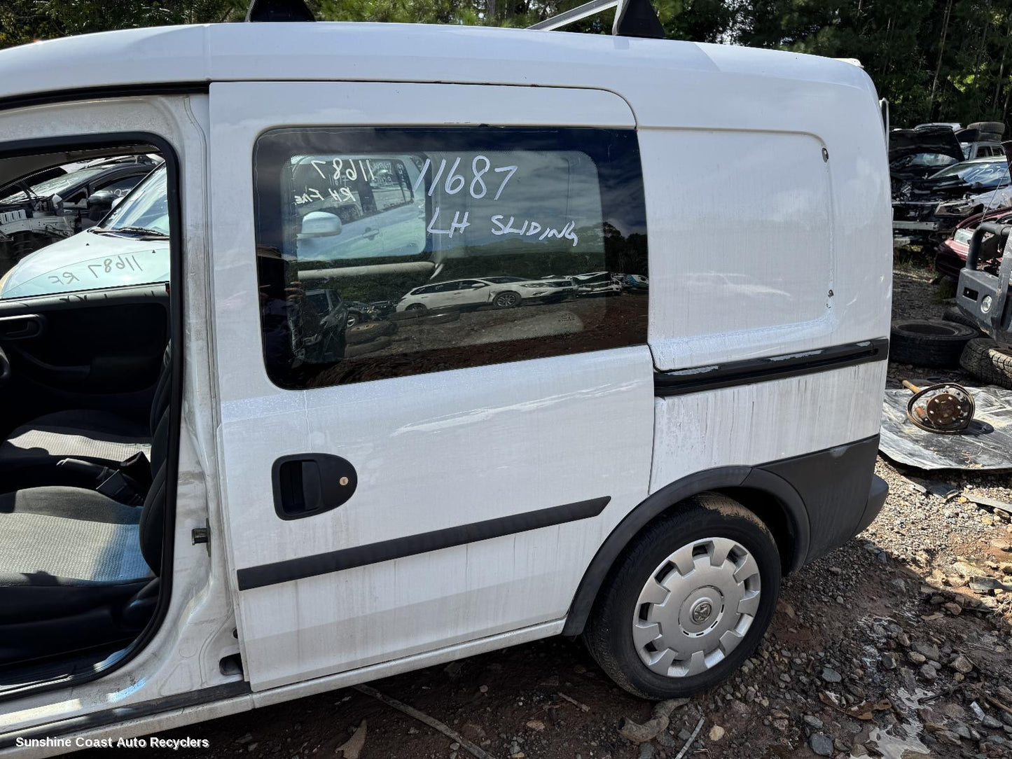 2007 Holden Barina Left Rear Door Sliding