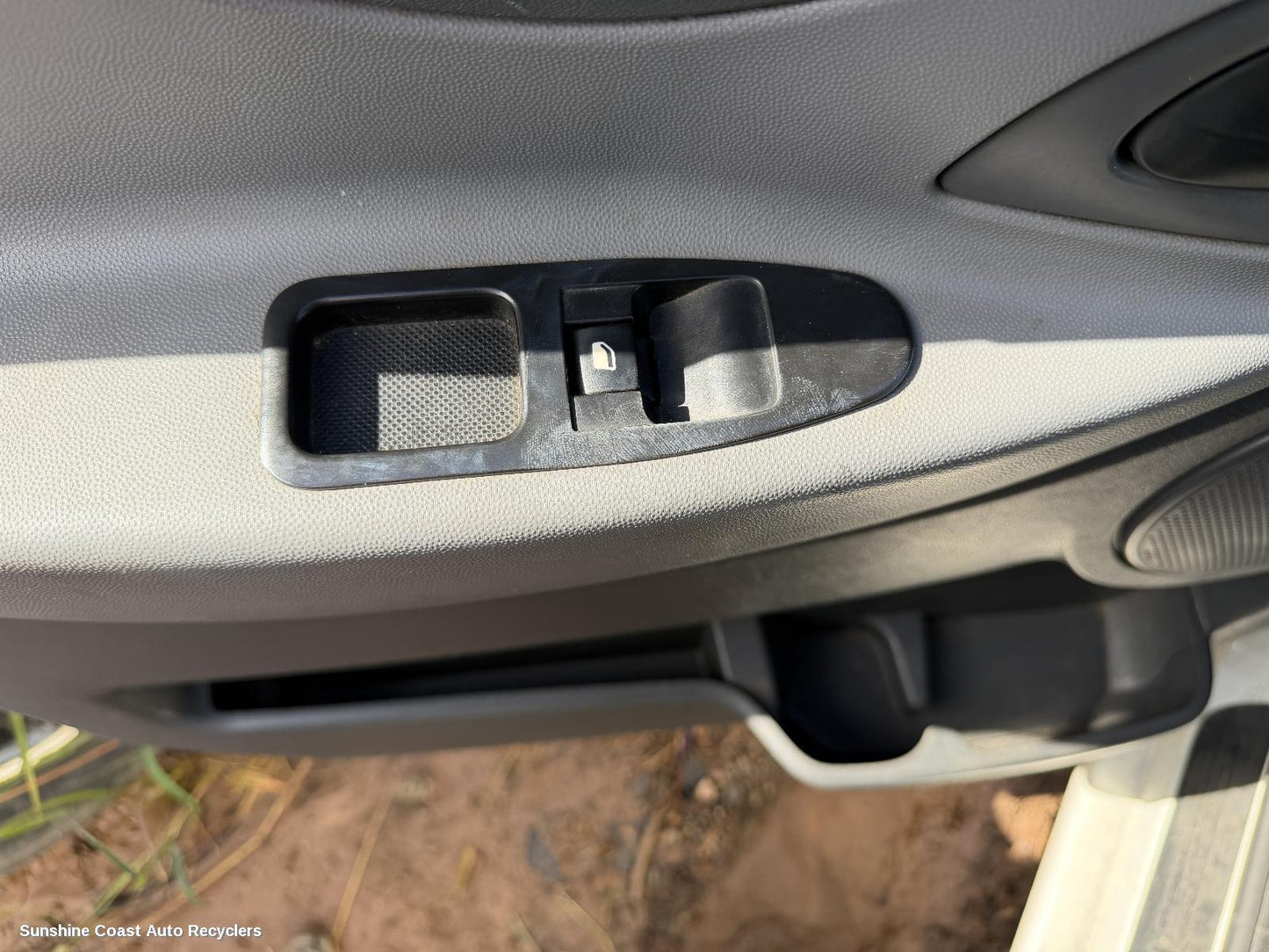 2008-2015 Peugeot Expert Pwr Dr Wind Switch