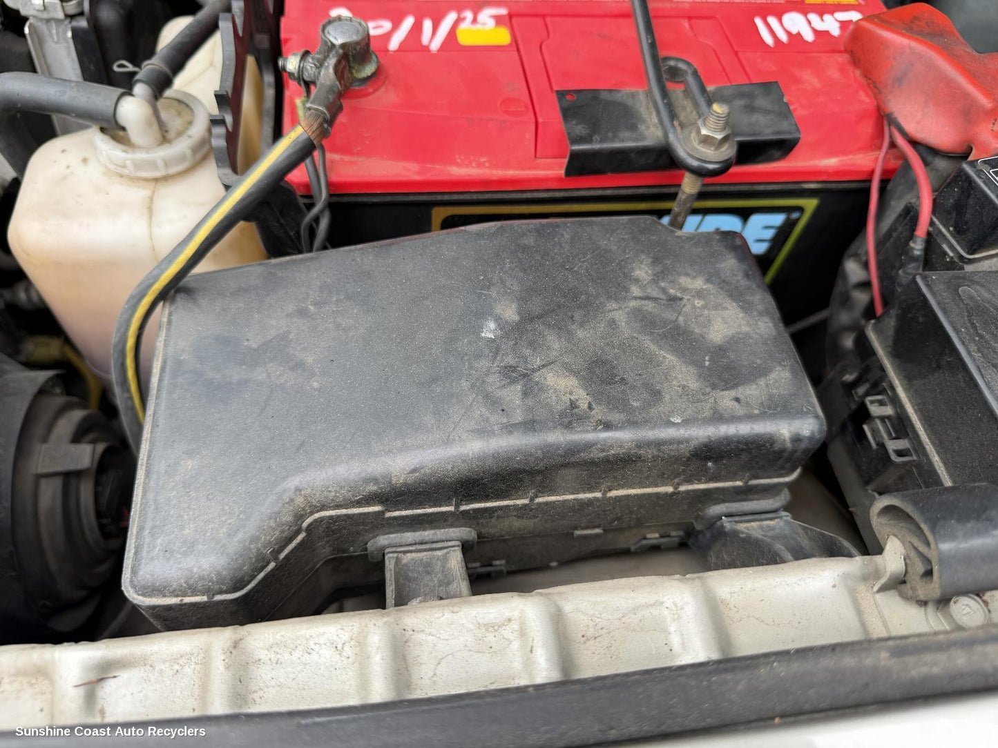 2000-2006 Mitsubishi Pajero Fuse Box