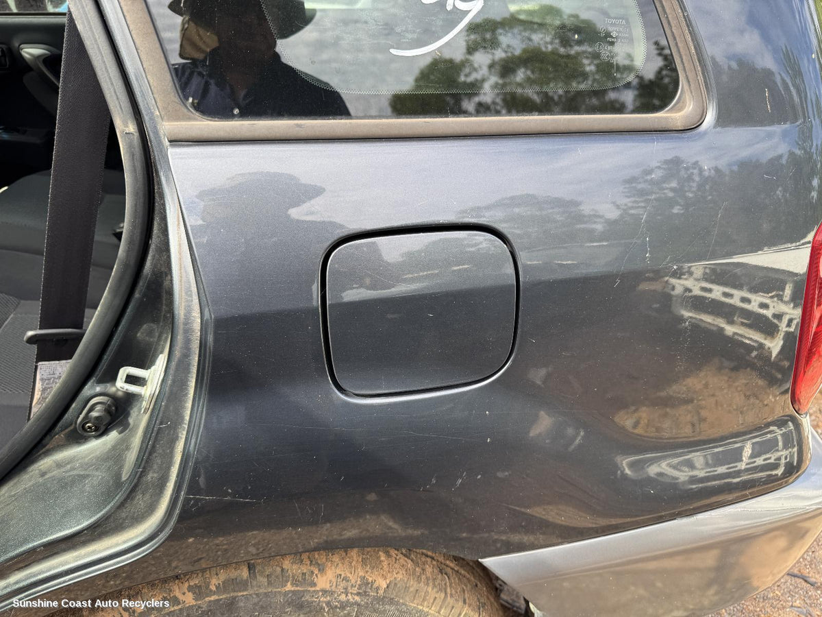 2000-2005 Toyota Rav4 Fuel Door   Filler