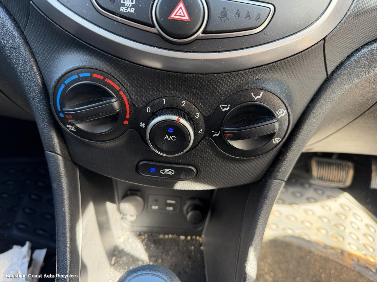 2011-2019 Hyundai Accent Heater Ac Controls