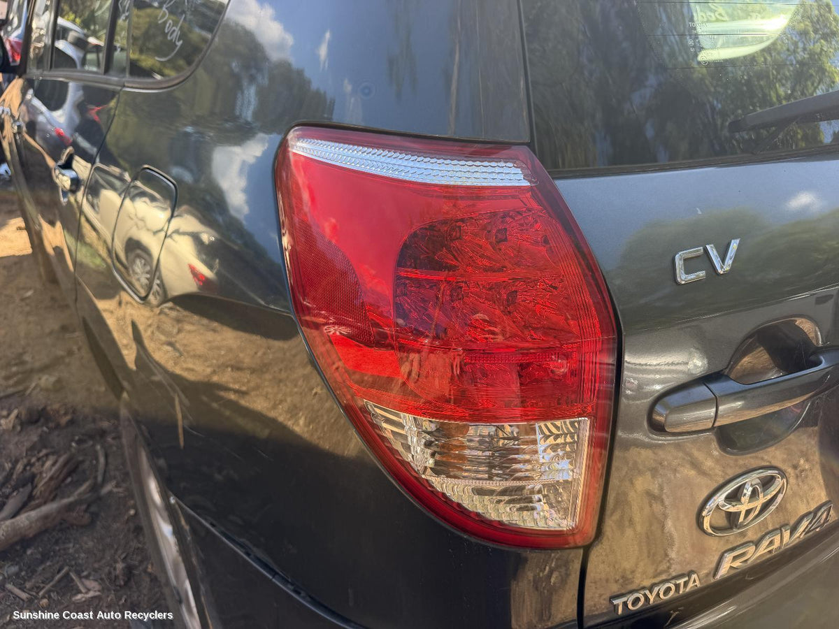 2005-2008 Toyota Rav4 Left Taillight