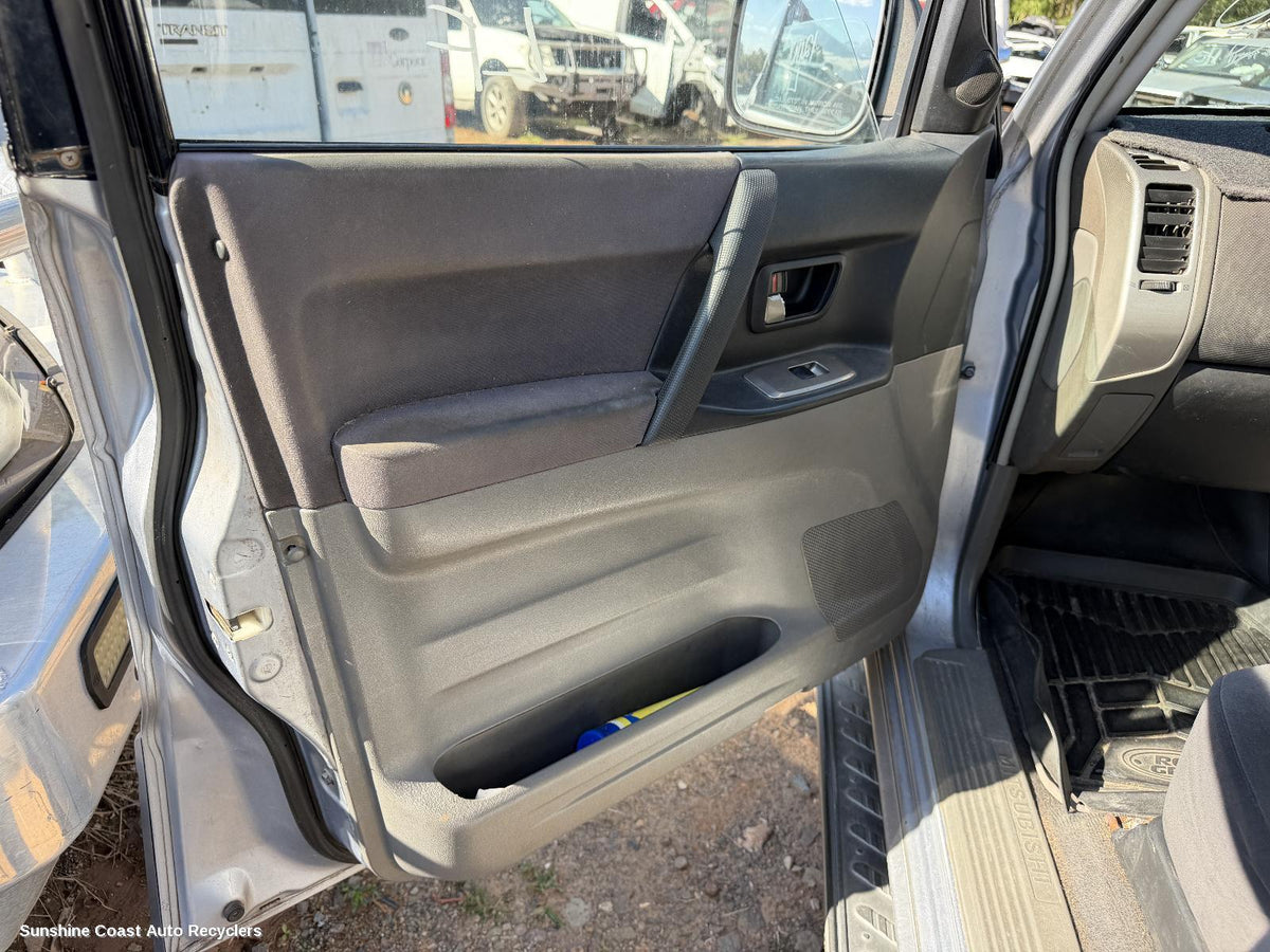 2000-2006 Mitsubishi Pajero Pwr Dr Wind Switch