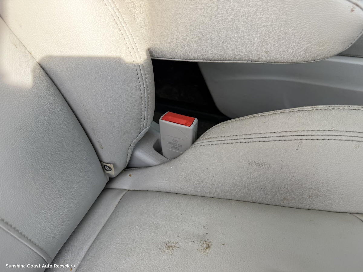 2015-2022 Ldv G10 Seatbelt Stalk