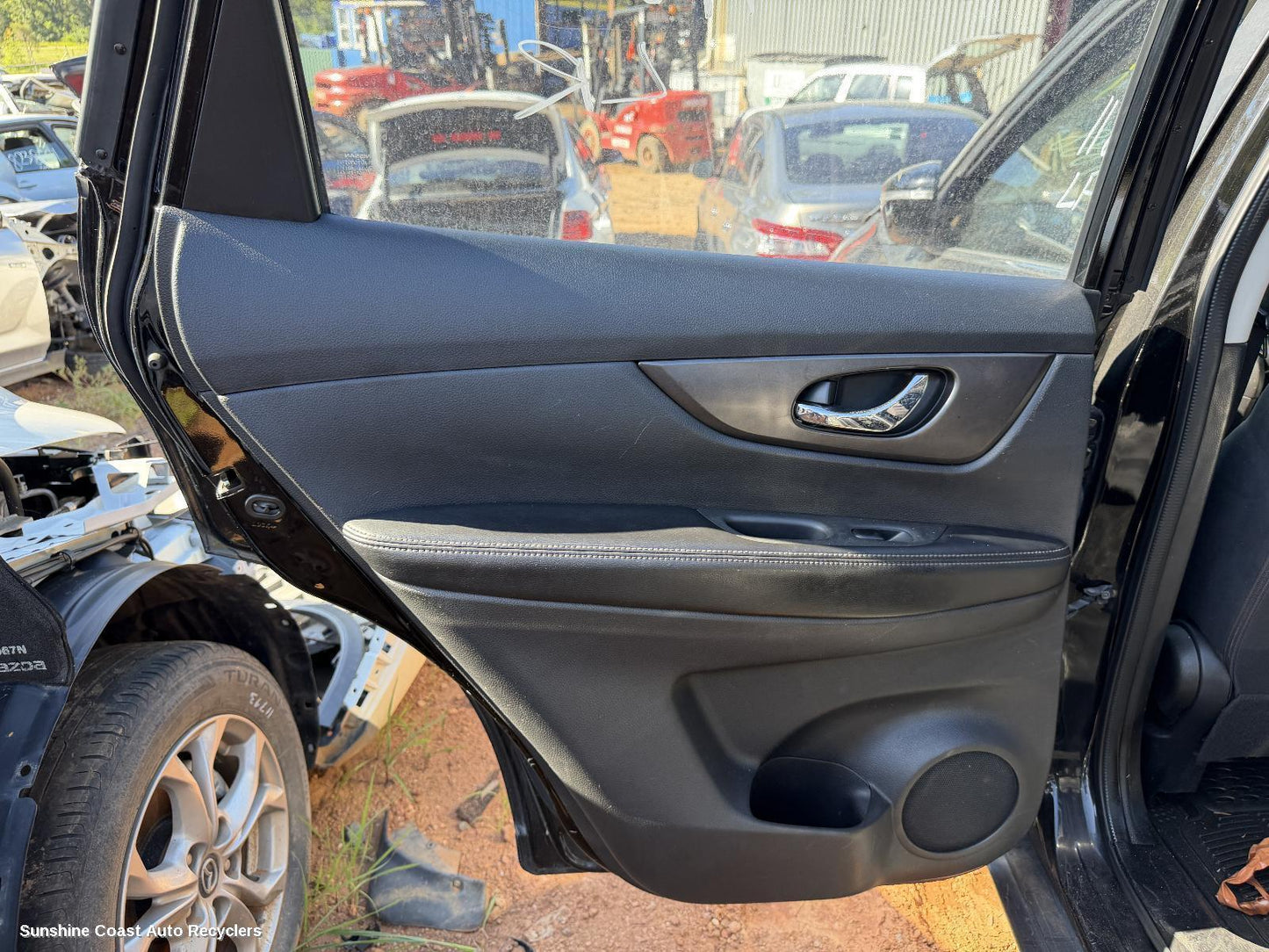 2014 Nissan Xtrail Door Trim