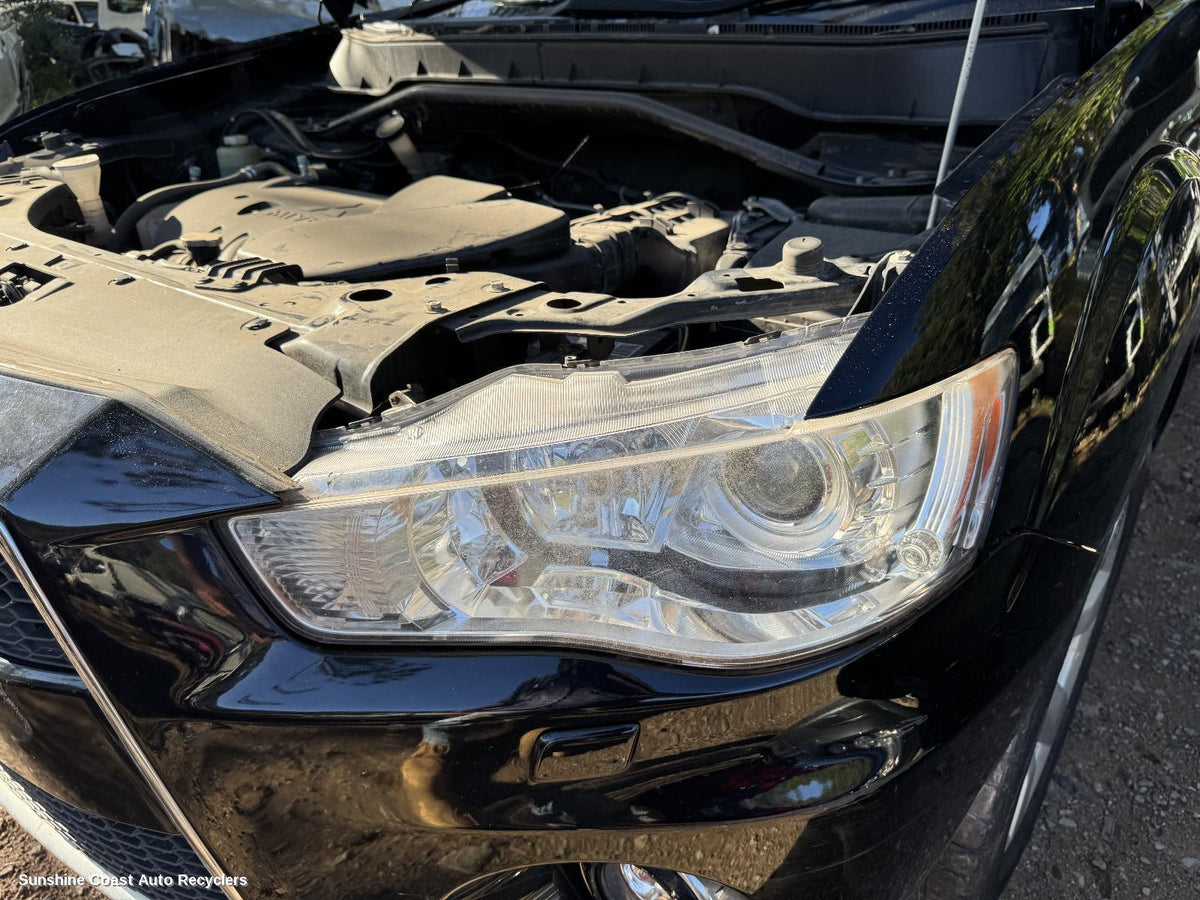 2009-2012 Mitsubishi Outlander Left Headlamp