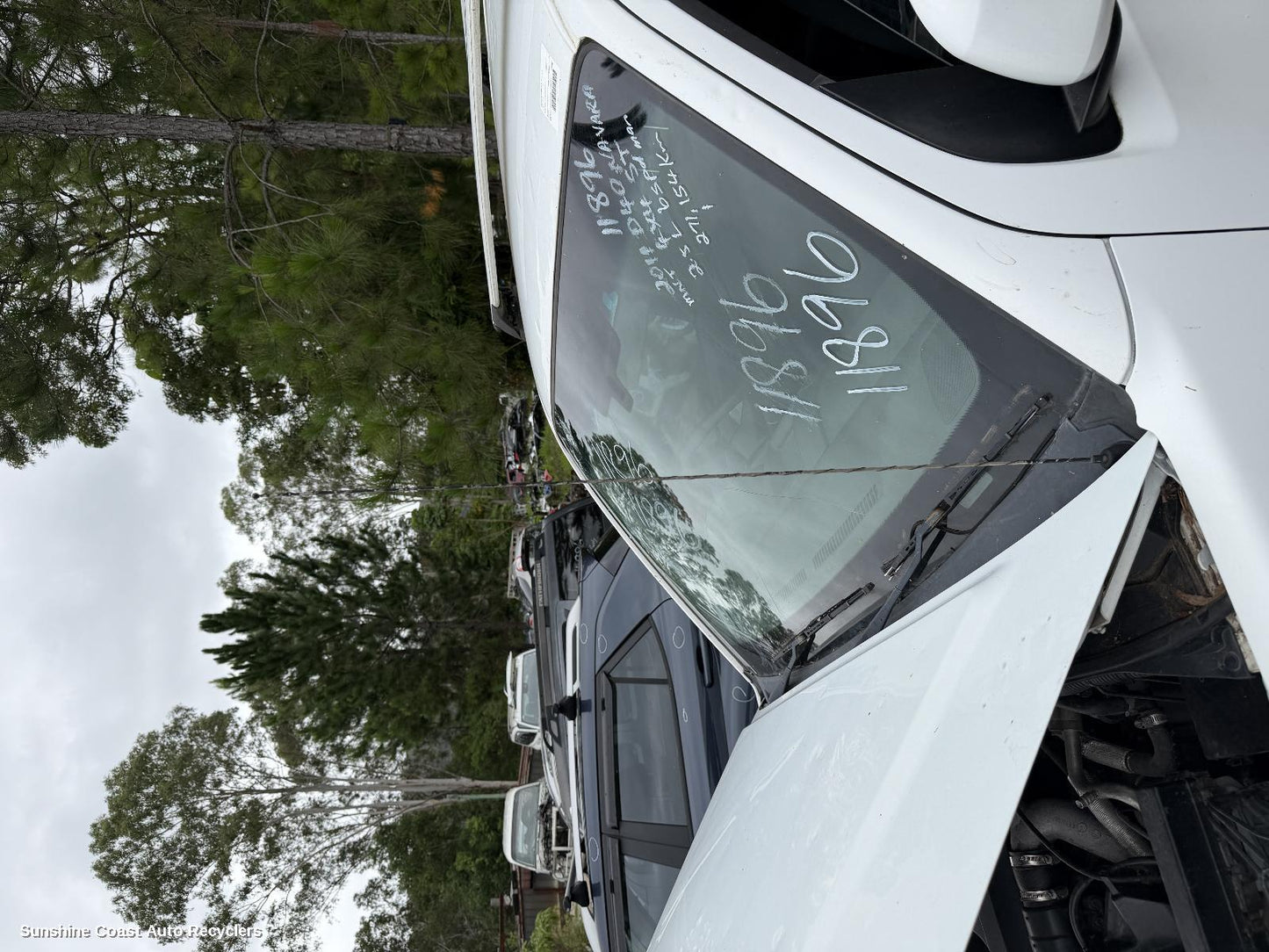 2011 Nissan Navara Antenna