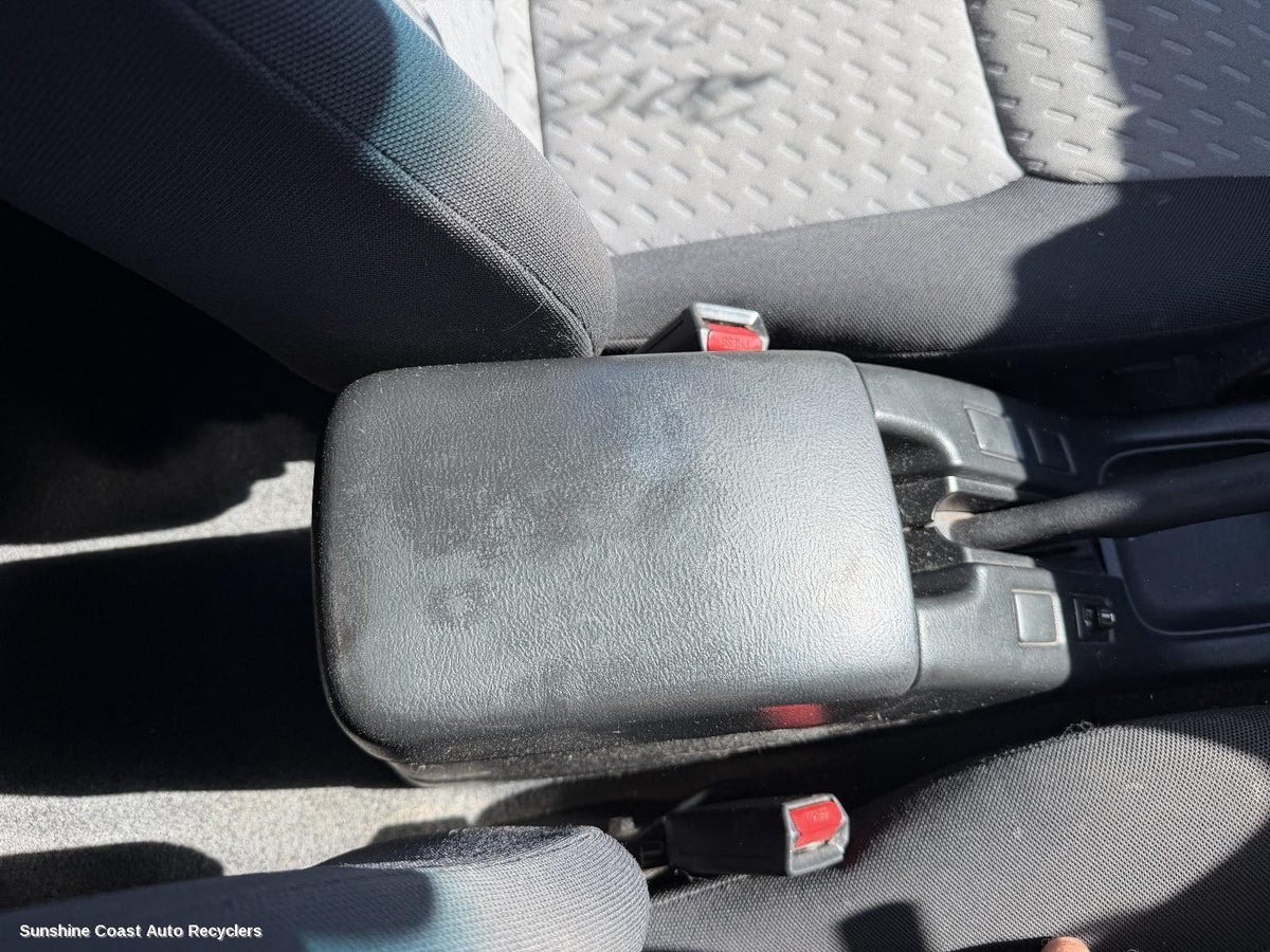 2008-2015 Nissan Navara Console