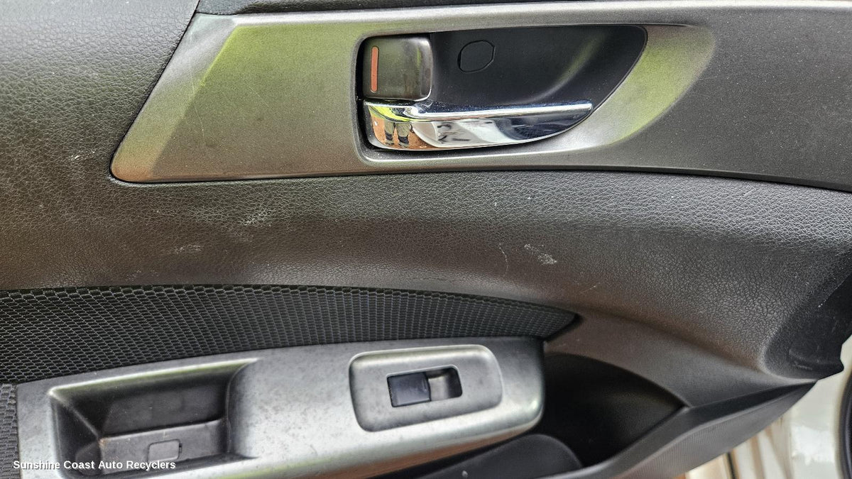 2009-2014 Subaru Liberty Door Handle