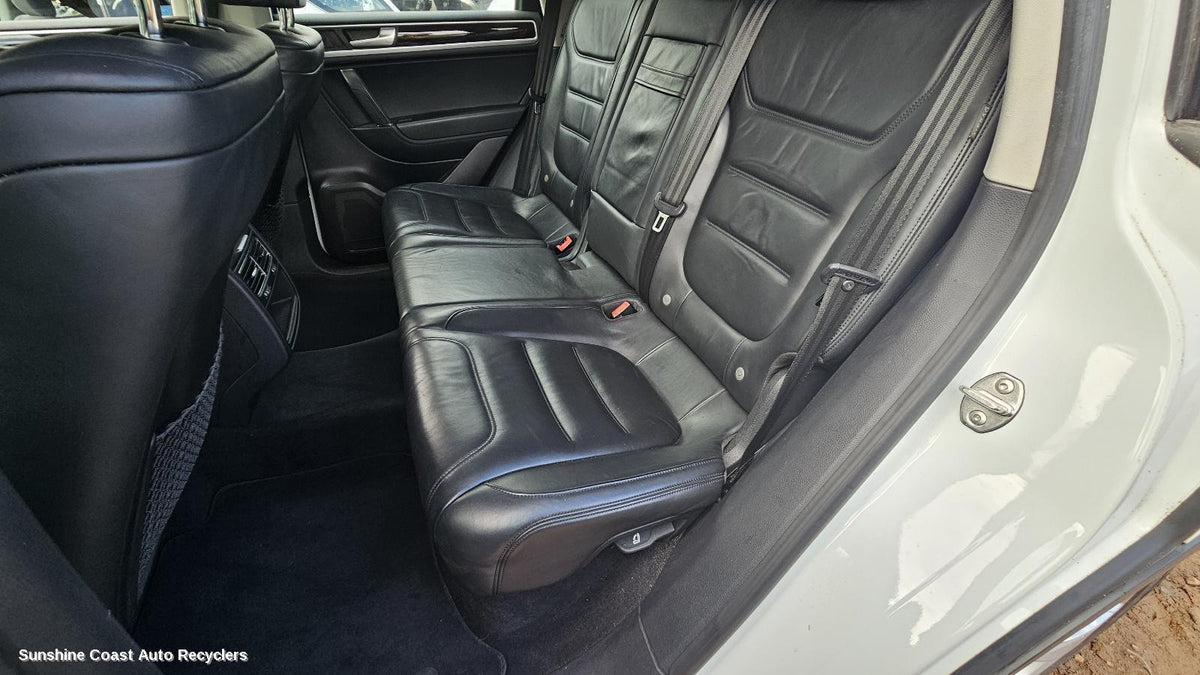2010-2018 Volkswagen Touareg 2nd Seat  Rear Seat