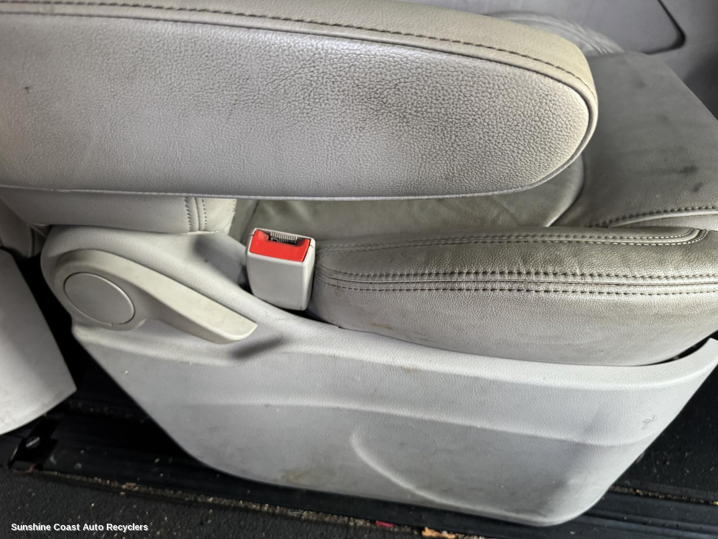 2016 Ldv G10 Seatbelt Stalk