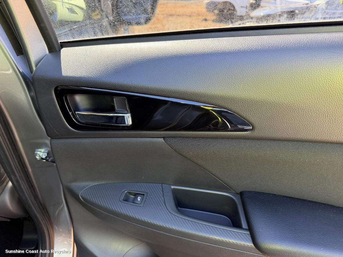 2017-2026 Mitsubishi Eclipse Cross Door Handle