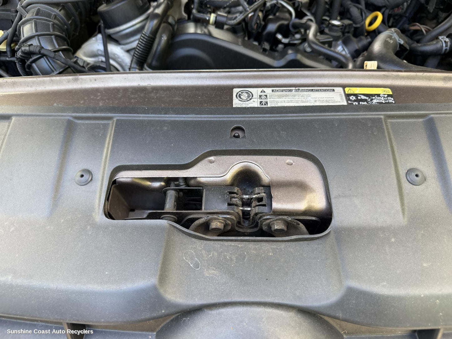 2010-2022 Volkswagen Amarok Bonnet Lock Support