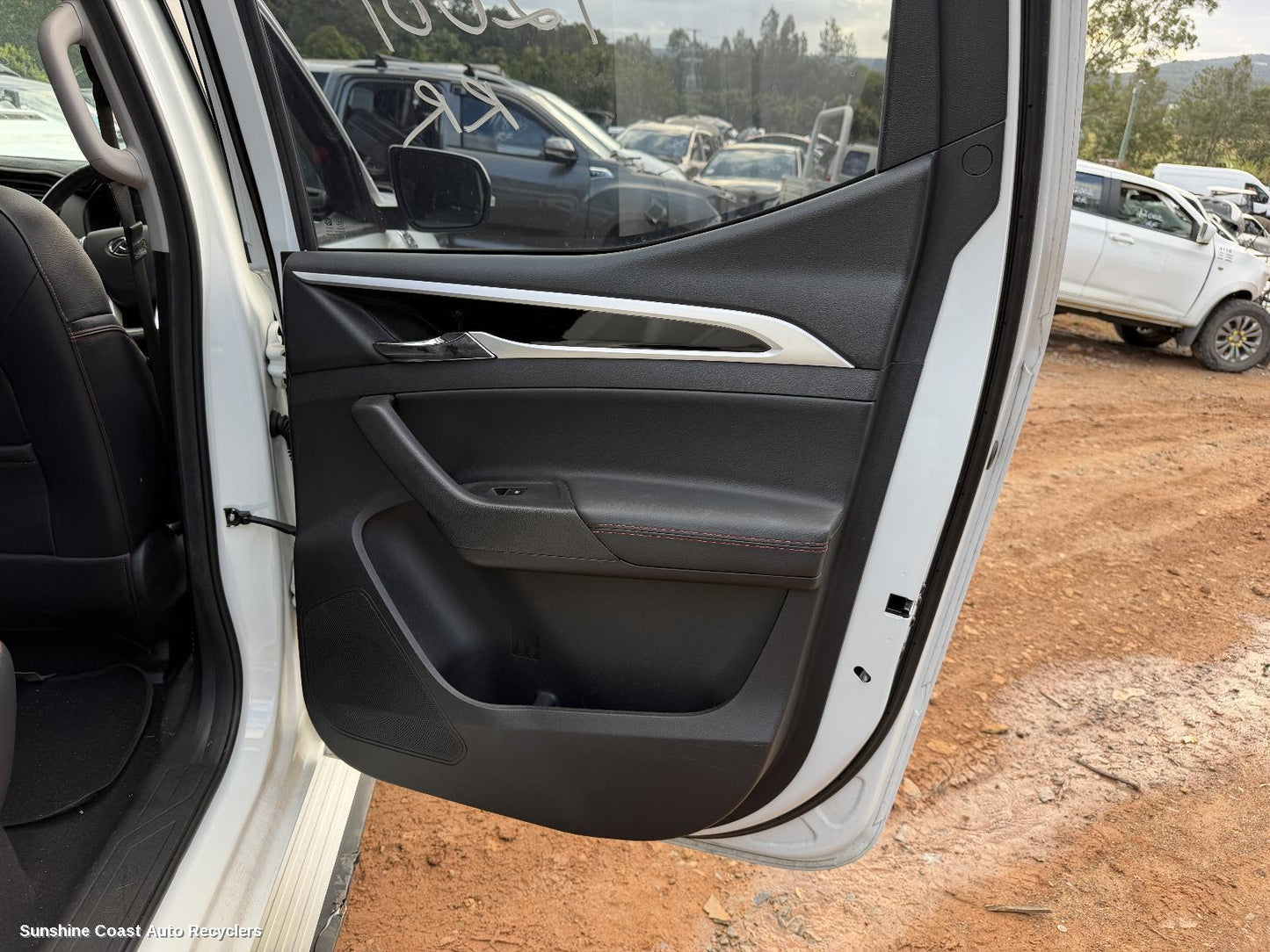 2017-2021 Ldv T60 Pwr Dr Wind Switch