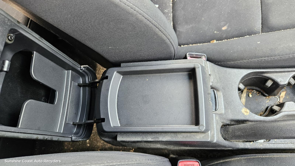 2007-2012 Hyundai I30 Console