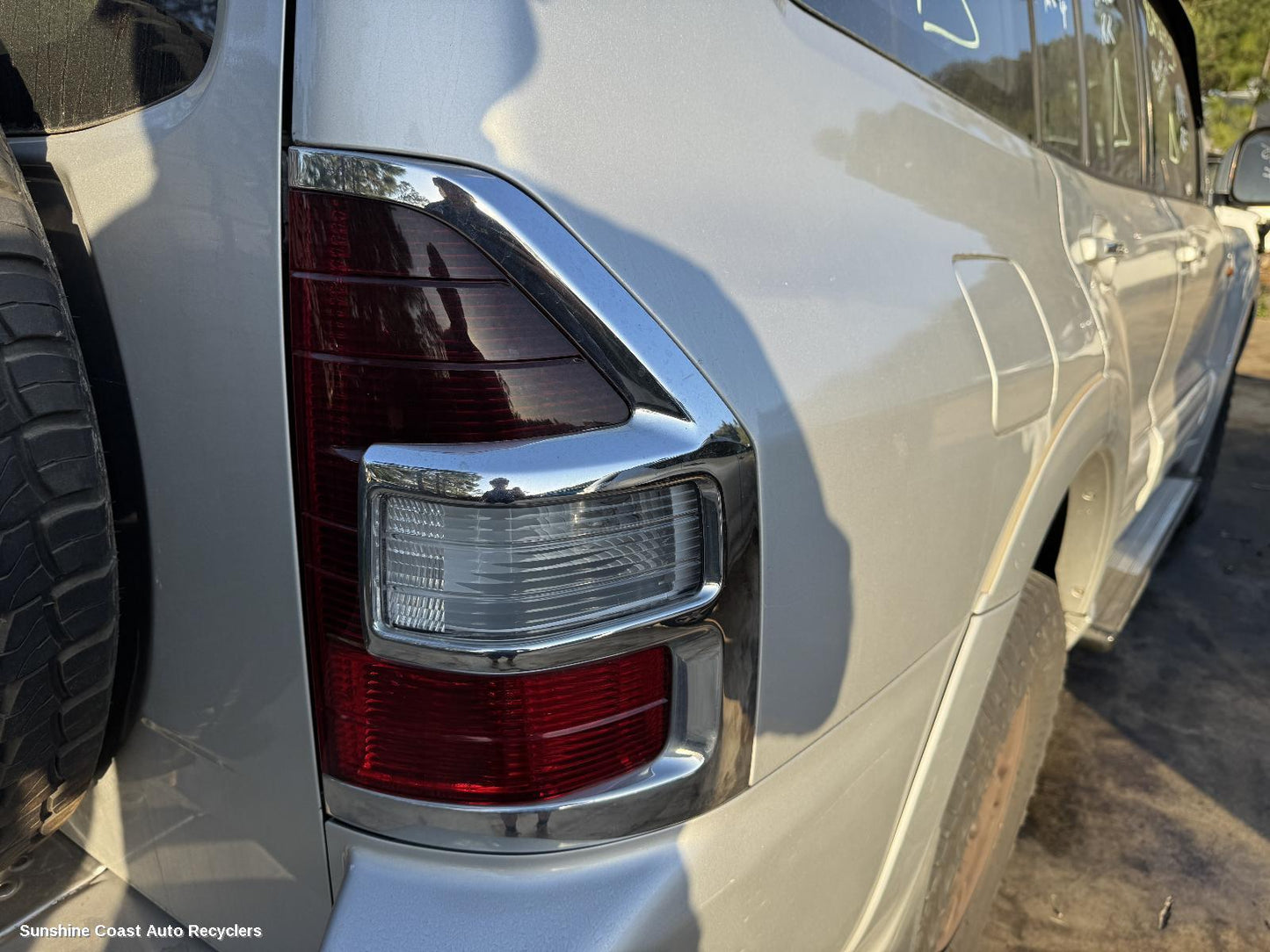 2002 Mitsubishi Pajero Right Taillight