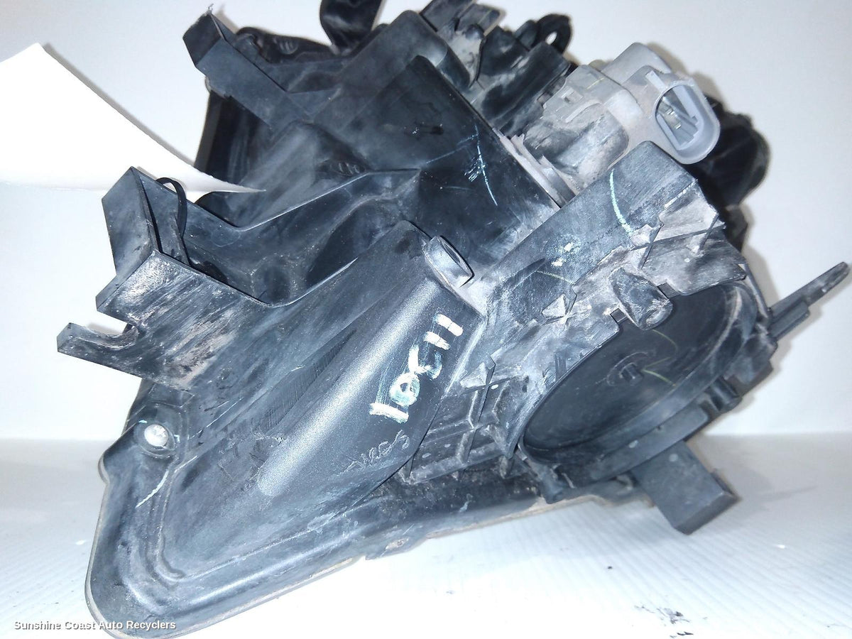 2005-2015 Nissan Navara Right Headlamp