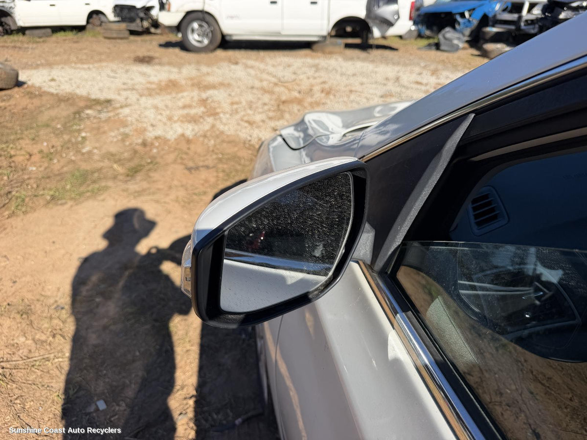 2012-2017 Nissan Pulsar Left Door Mirror
