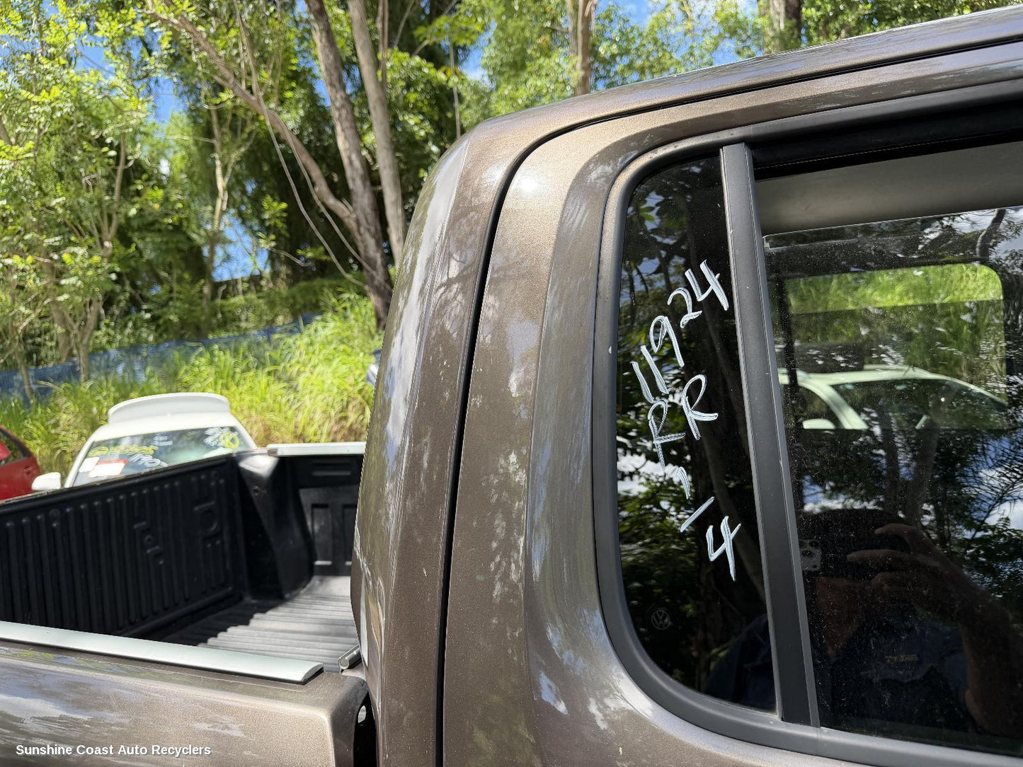 2010-2022 Volkswagen Amarok Right Rear 1 4 Door Glass