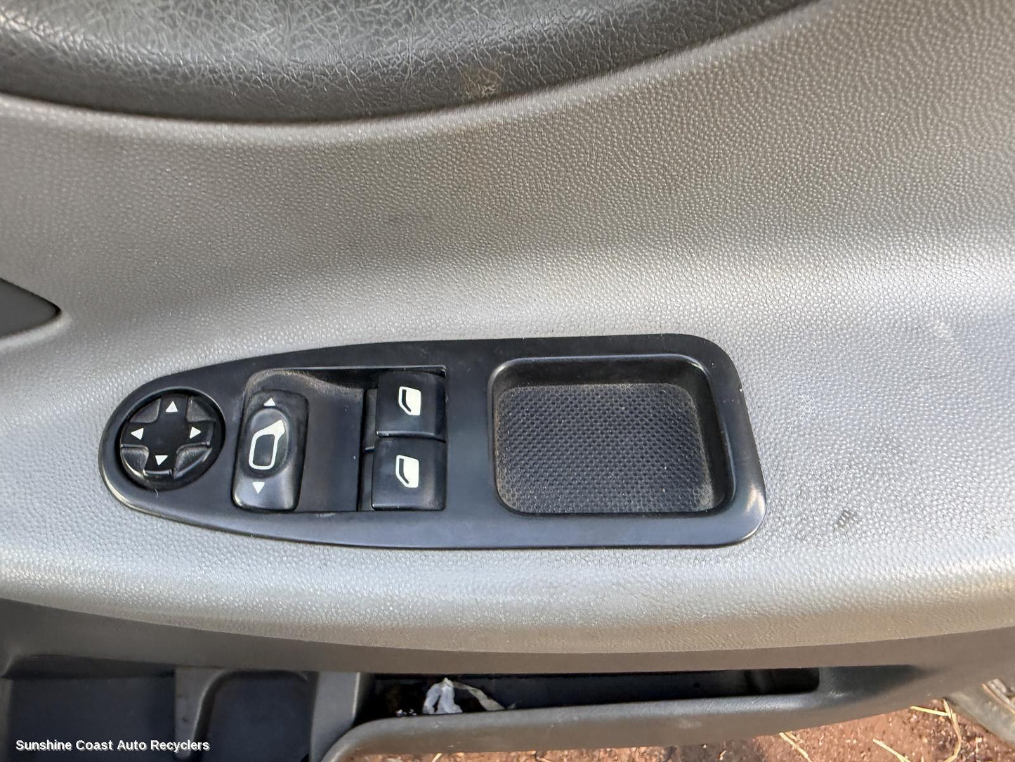 2008-2015 Peugeot Expert Pwr Dr Wind Switch