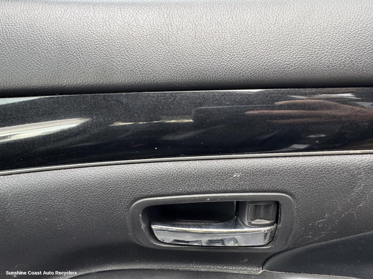 2018 Mitsubishi Outlander Door Handle