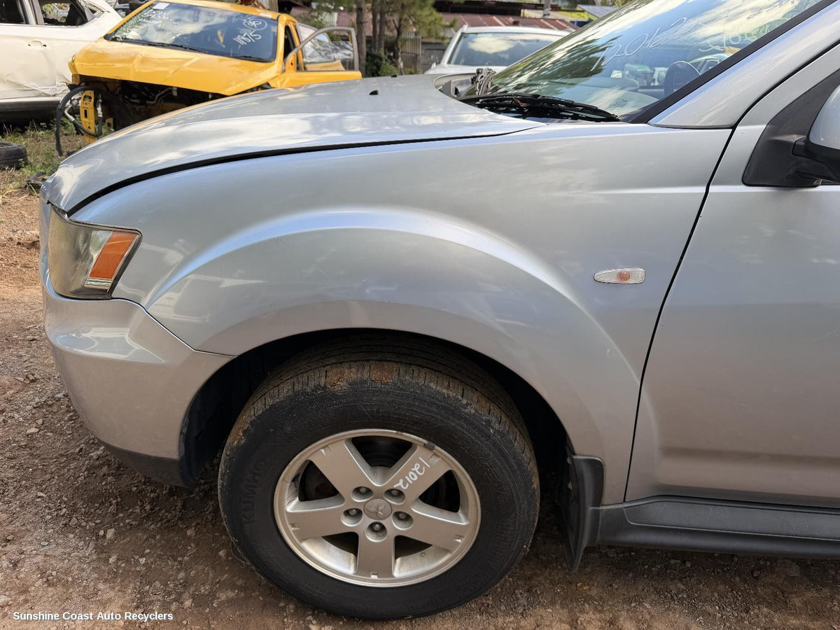 2009-2012 Mitsubishi Outlander Left Guard