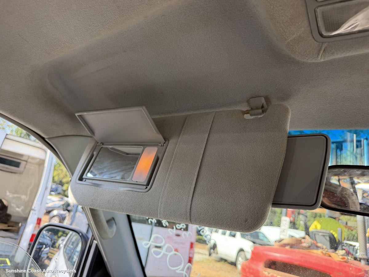2002-2006 Mitsubishi Pajero Sunvisor