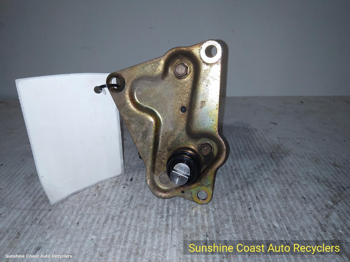 2000-2006 Mitsubishi Pajero Shift Actuator