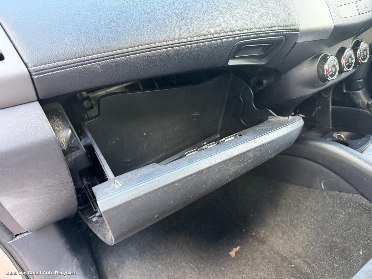 2009-2012 Mitsubishi Outlander Glove Box