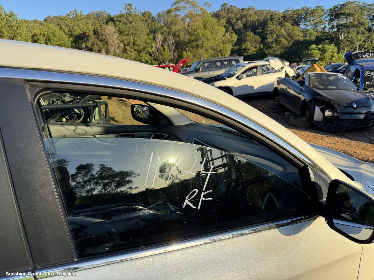 2015 Nissan Qashqai Right Front Door Window