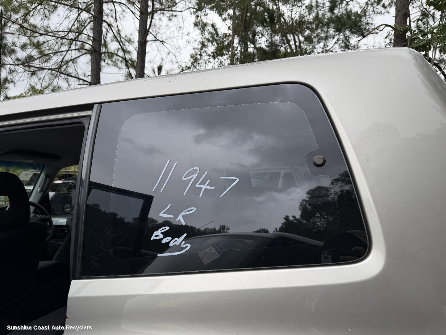 2000-2006 Mitsubishi Pajero Left Rear Side Glass