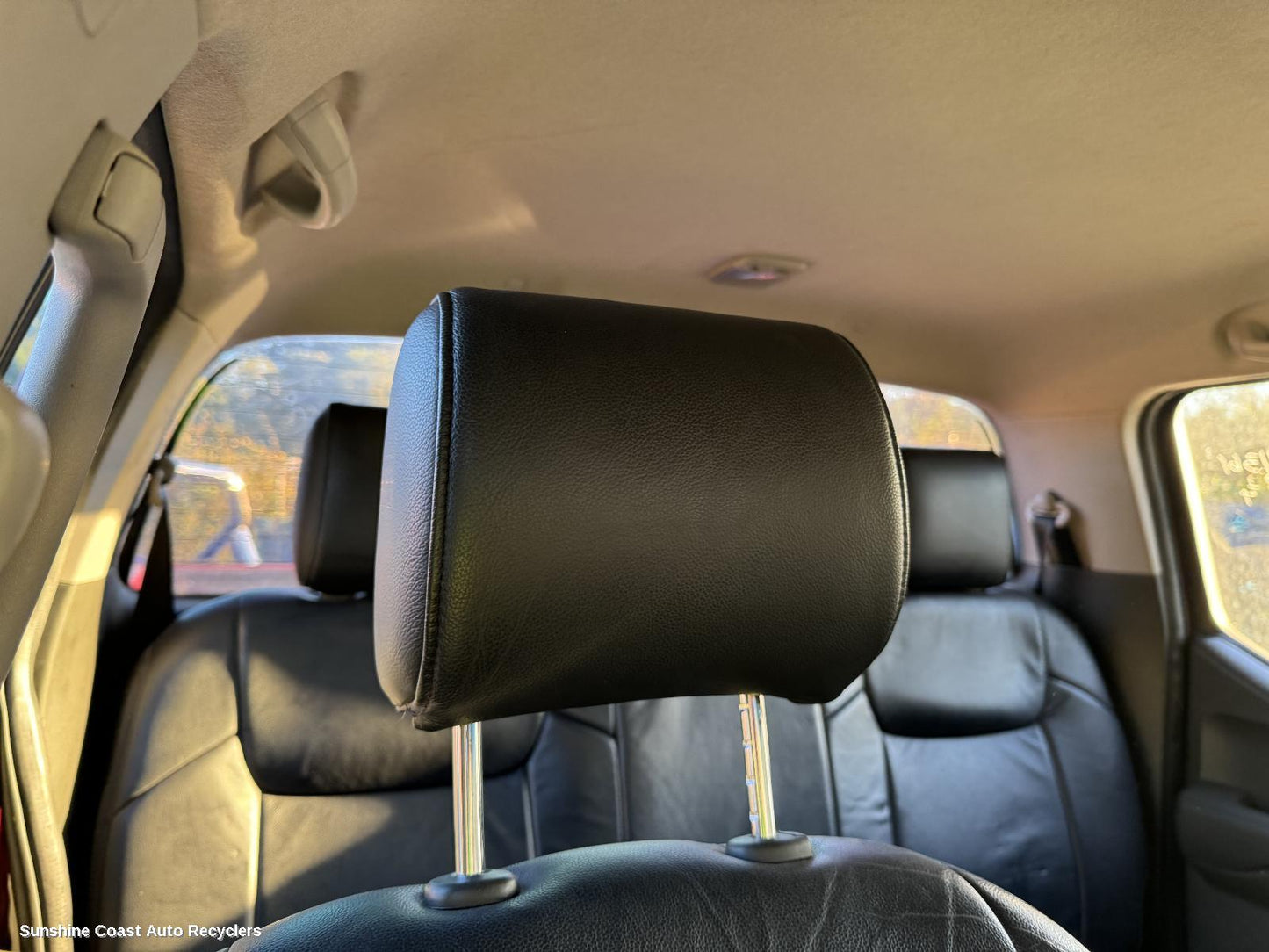 2010 Nissan Navara Headrest