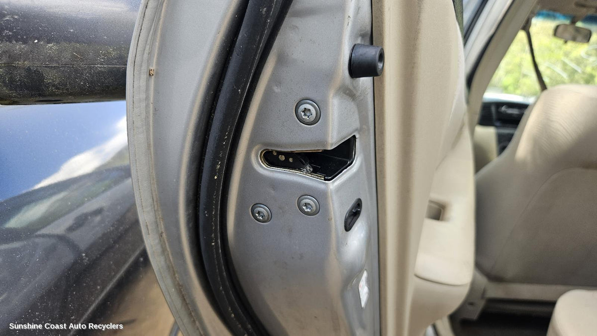 2001-2007 Toyota Corolla Door Boot Gate Lock