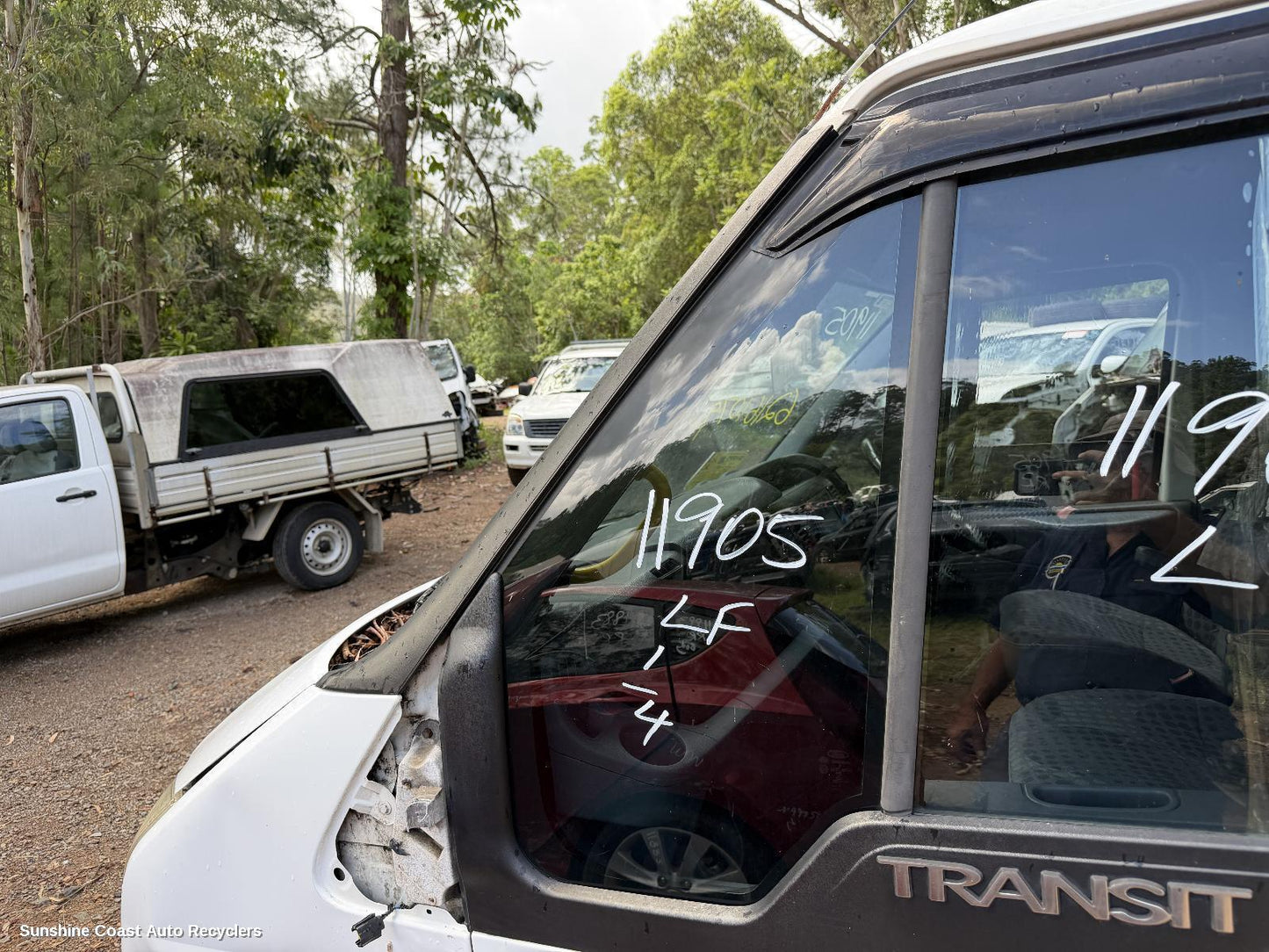 2006-2014 Ford Transit Left Front 1 4 Door Glass