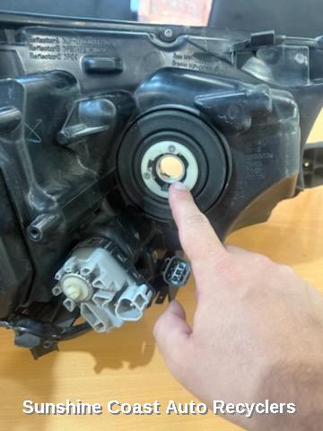 2015-2020 Toyota Hilux Left Headlamp