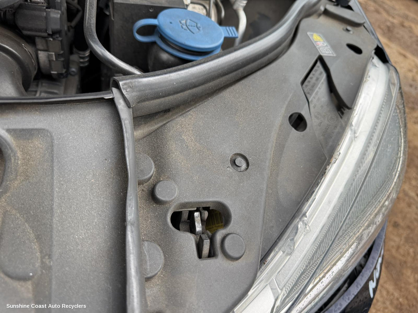 2007 Mercedes C Class Bonnet Lock Support