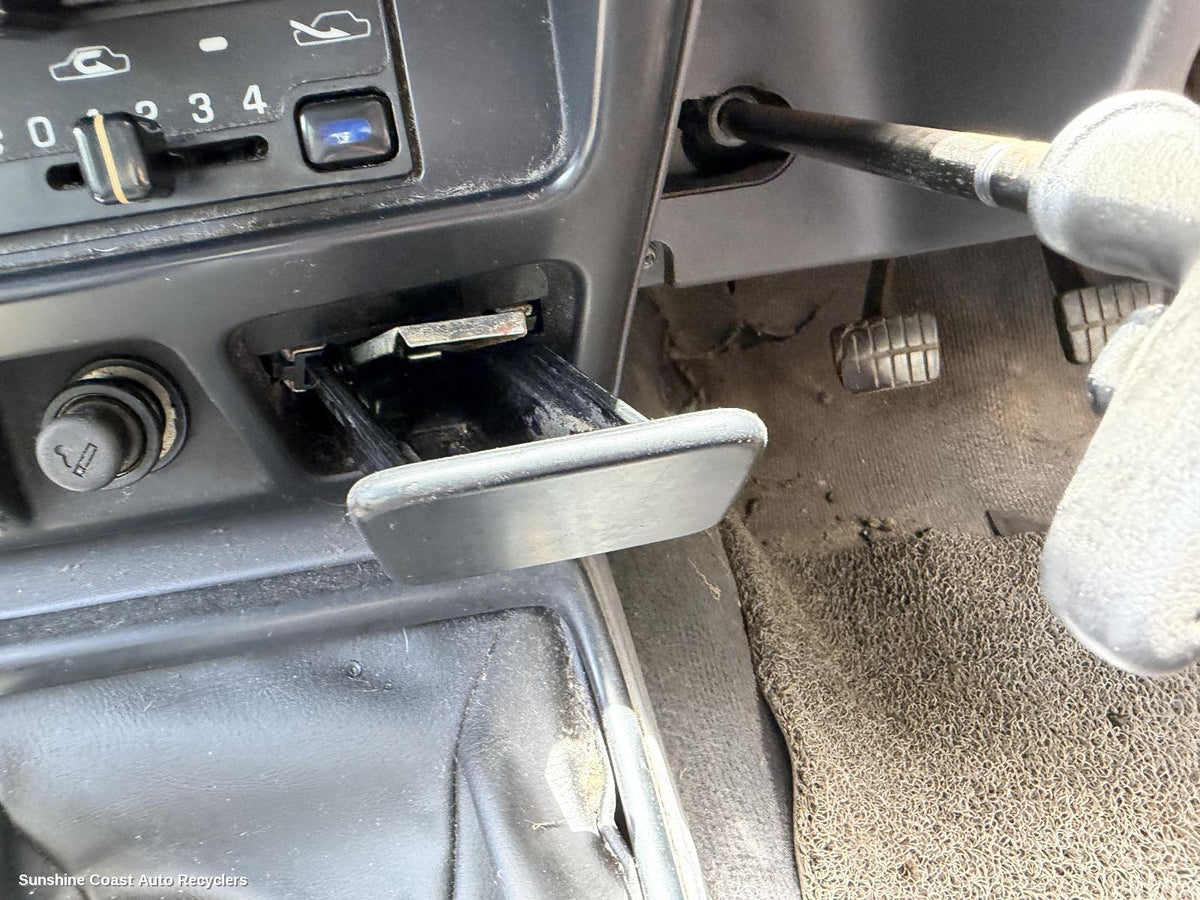 1997-2001 Nissan Navara Ashtray