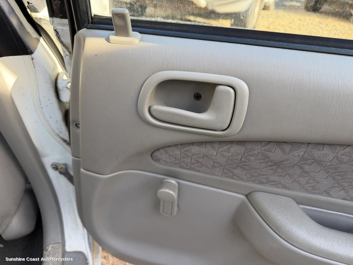 1998-2001 Toyota Corolla Door Handle
