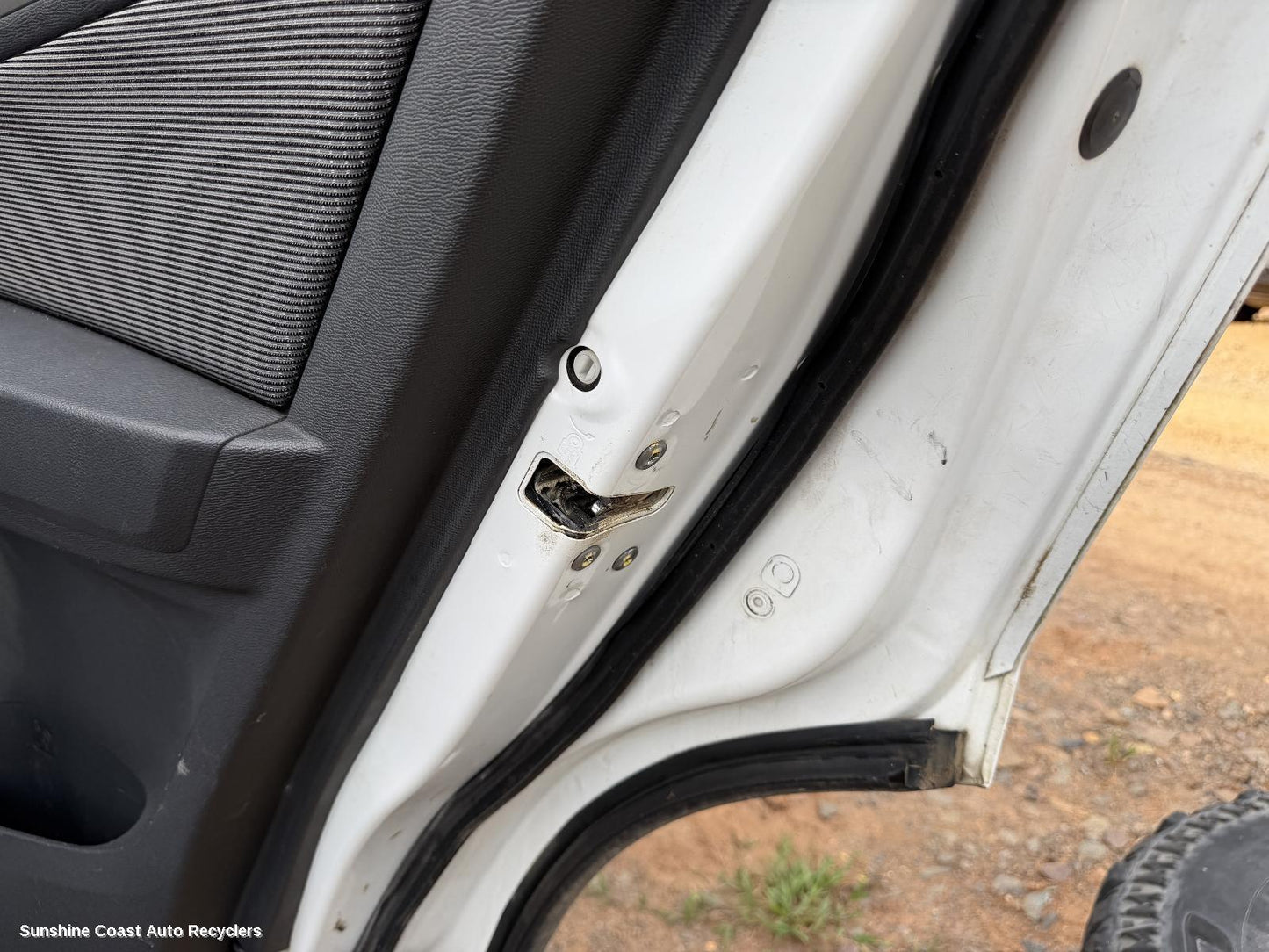 2012-2016 Holden Colorado Door Boot Gate Lock