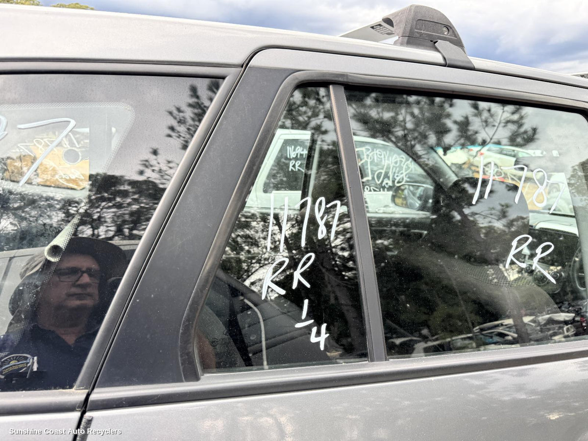 2006-2012 Hyundai Santa Fe Right Rear 1 4 Door Glass