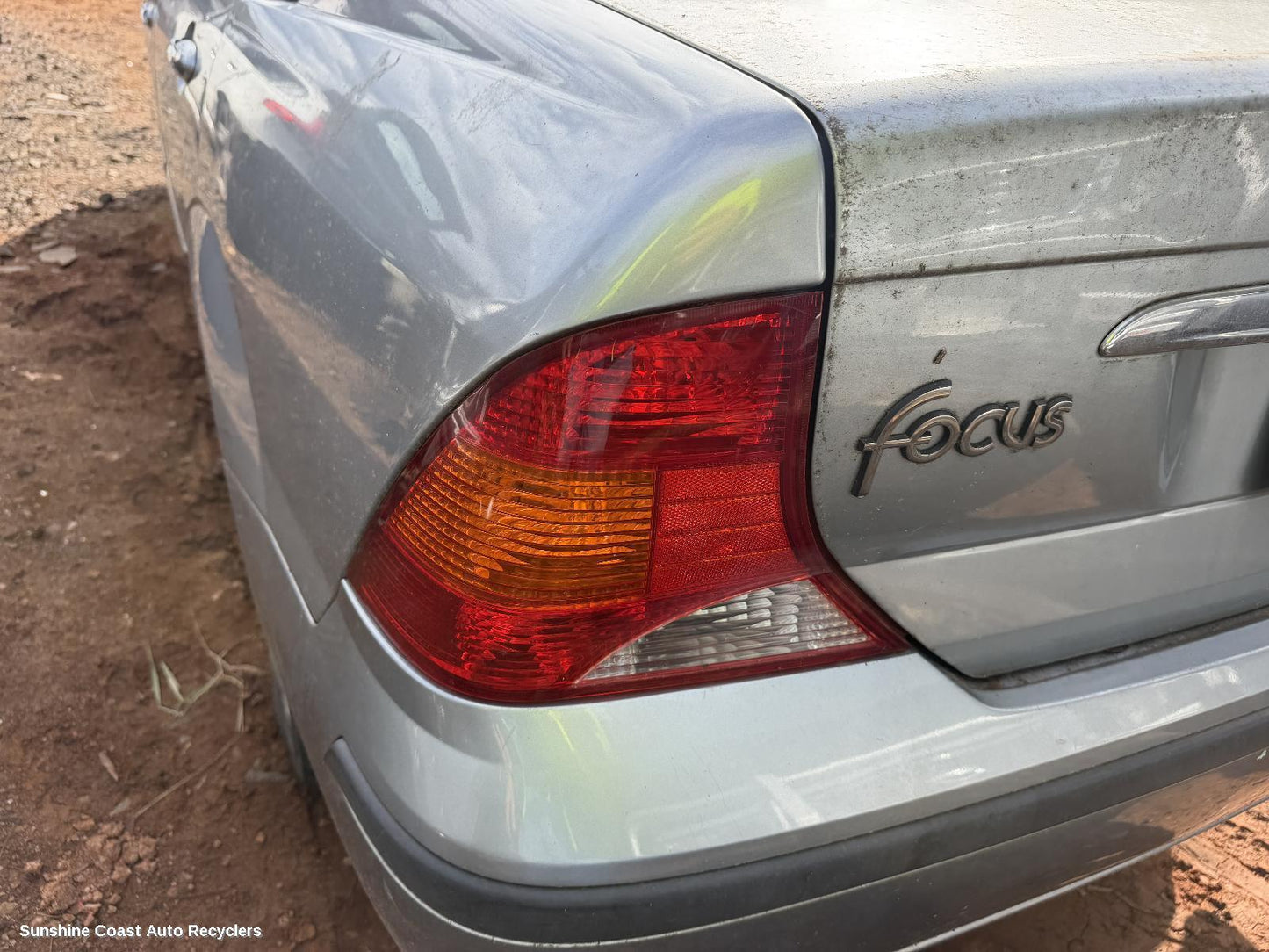 2001-2005 Ford Focus Left Taillight