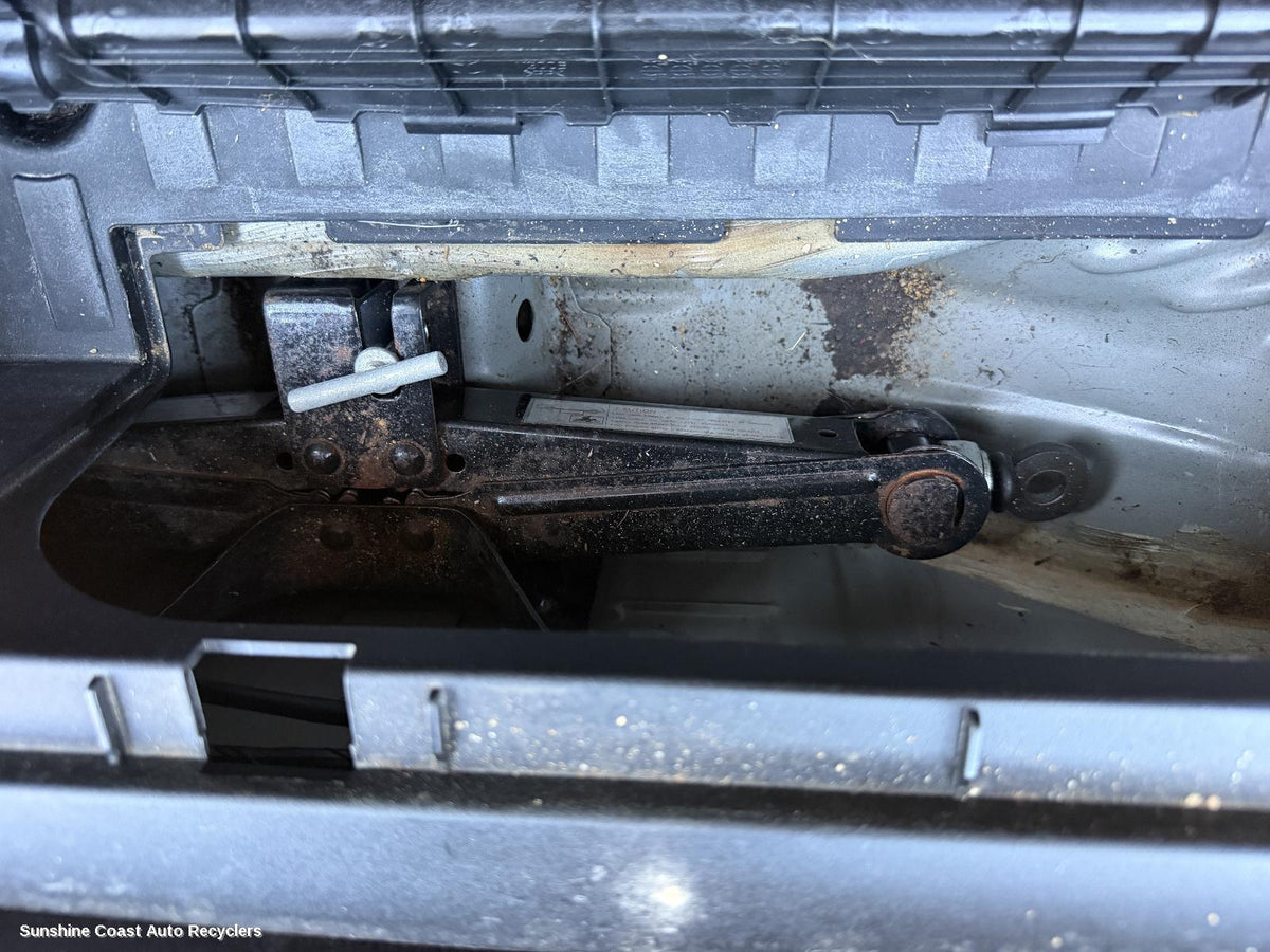 2007-2015 Mazda Cx9 Jack Tool Kit