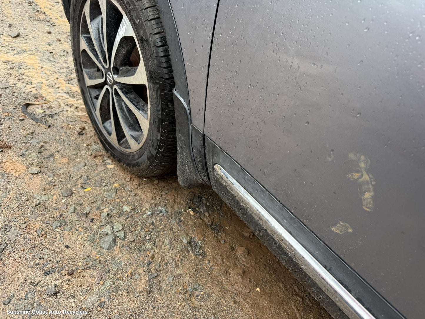 2010-2014 Nissan Dualis Mud Flaps