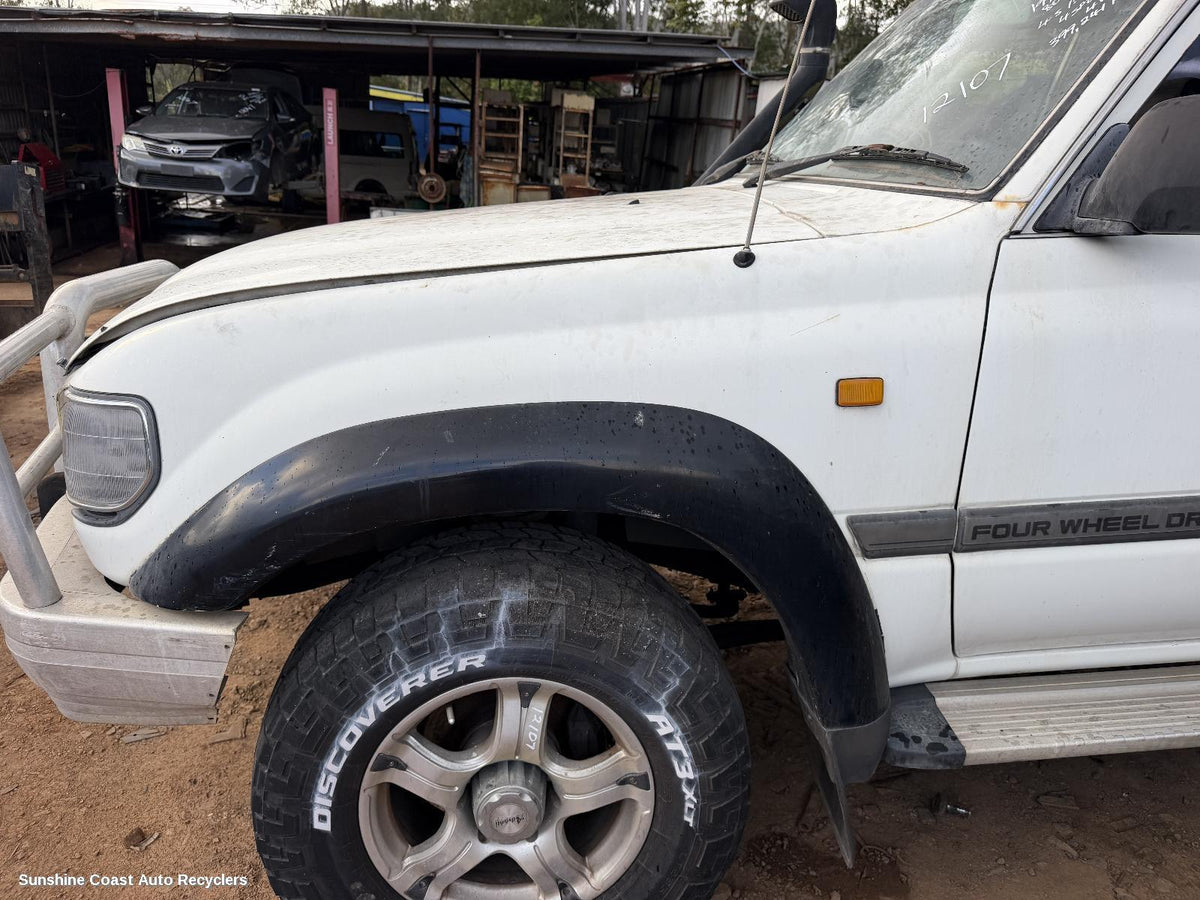 1990-1994 Toyota Landcruiser Left Guard