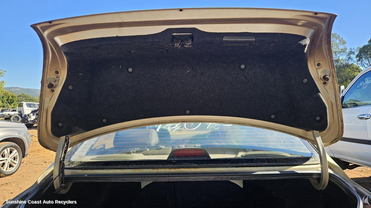 2000-2003 Hyundai Elantra Bootlid Tgate Hinge
