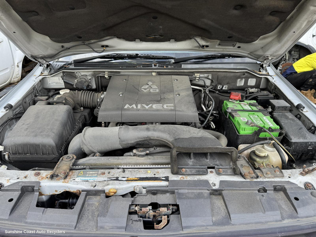 2006-2013 Mitsubishi Pajero Differential Centre