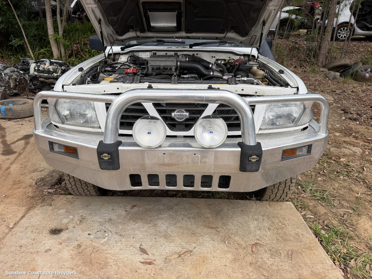 1997-1999 Nissan Patrol Grille
