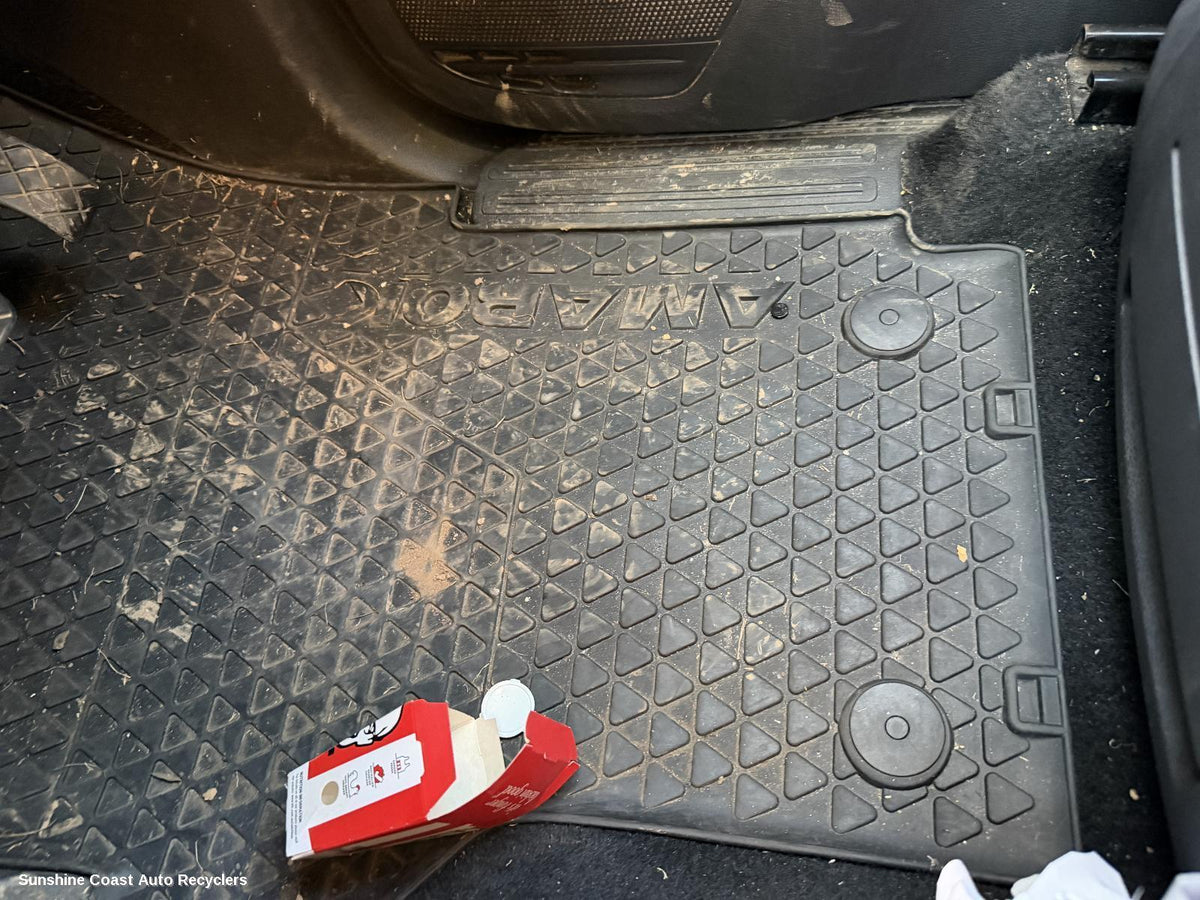 2011-2022 Volkswagen Amarok Floor Mats