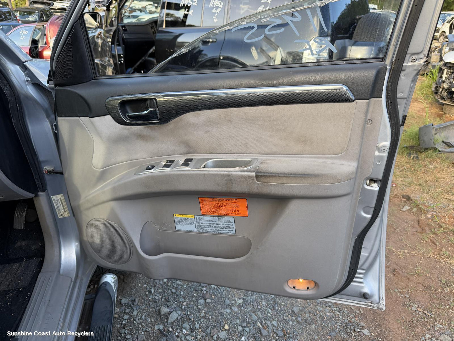 2013-2015 Mitsubishi Challenger Door Trim